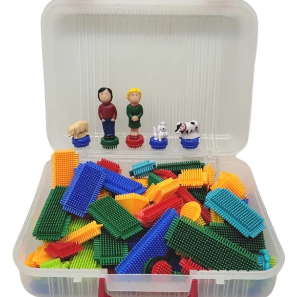 Bristle Blocks 90+ Mixed Assorted Building Pieces w/ Case Wheels People Animals - Picture 2 of 4